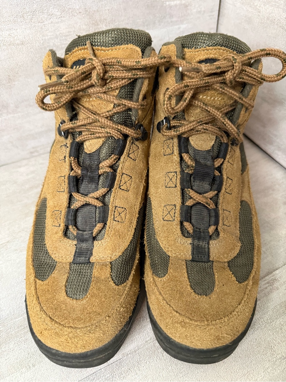 Women’s hiking boots 8.5 Hi-tec Durango 5243w brown and green, excellent shape